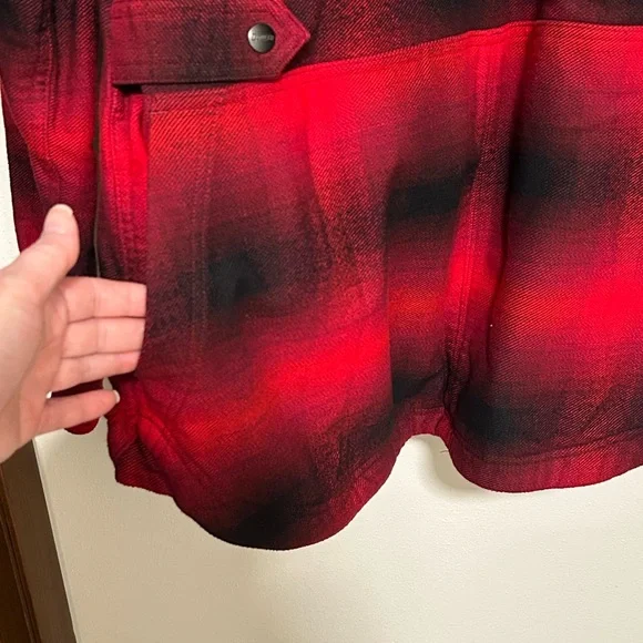 Duluth Trading Co Folklore Flannel Red and Black Plaid ShirtJac large - Picture 7 of 9